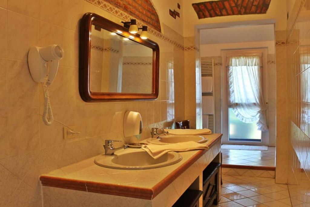 Hotel Ristorante La Torretta Bianze Luaran gambar