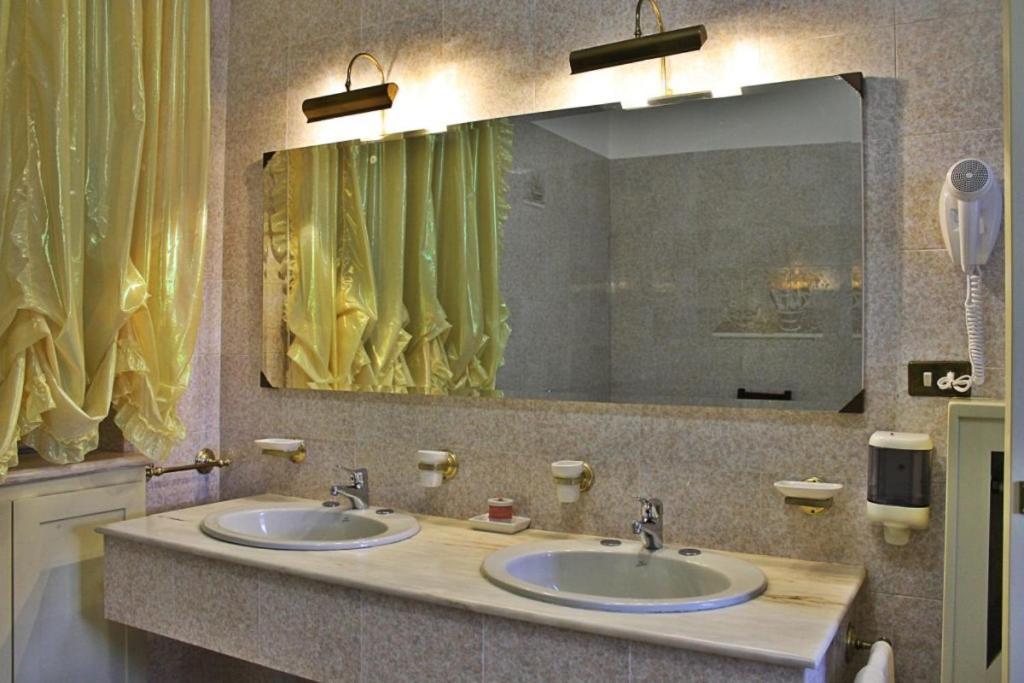 Hotel Ristorante La Torretta Bianze Luaran gambar
